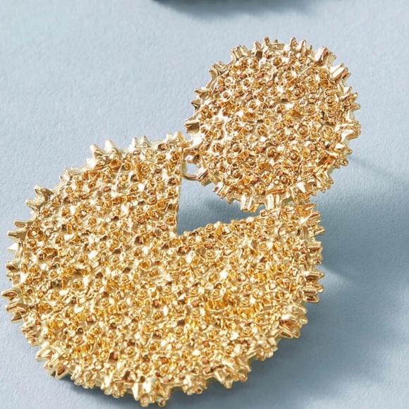 Gold Color Texture Metal Geo Design Earrings New - Picture 2 of 3